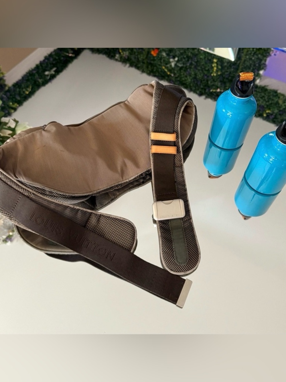 Louis Vuitton
Nylon Geant Ceinture Jogging PM - Picture 14 of 15